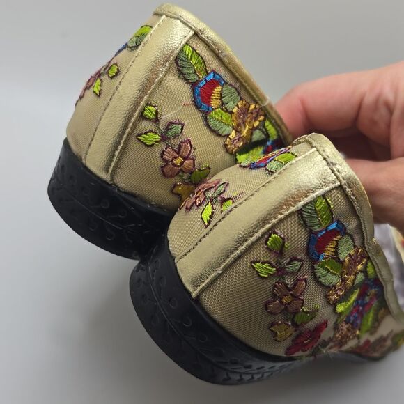 Frankie and Baby Beverly Feldman | Embroidered Flats - Picture 5 of 7